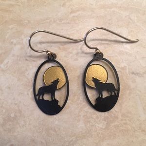 Howl Earrings 🌙🐺✨